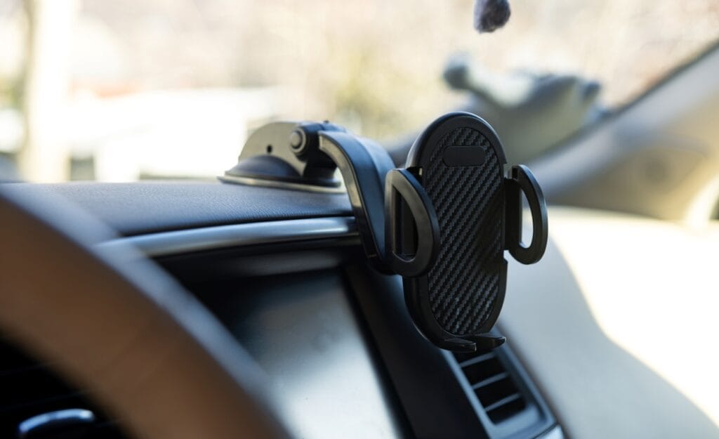 Instalarea corectă a unui suport auto pe bordul mașinii Suport auto pentru telefon montat pe bordul mașinii cu ventuză, ideal pentru utilizare în siguranță în timpul condusului