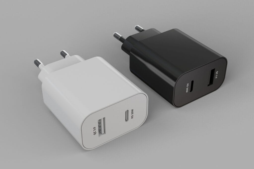 Ce influențează viteza de încărcare? Puterea și tipul portului contează Încărcătoare cu USB-C Power Delivery și USB-A Quick Charge 3.0, ideale pentru telefoane cu suport pentru încărcare rapidă.