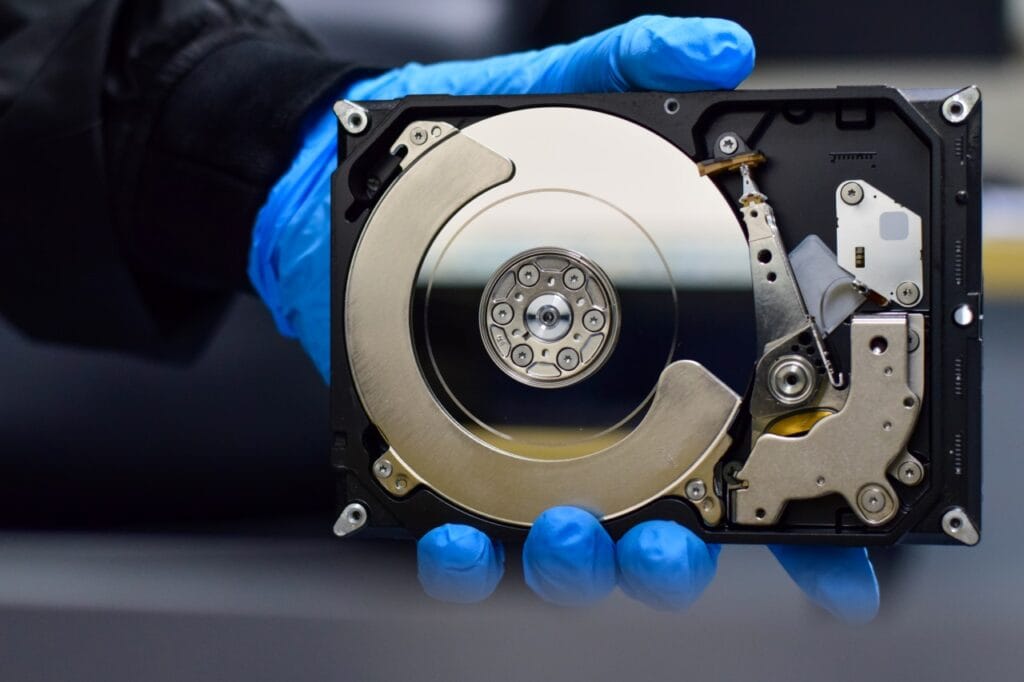 De ce să alegi un hard disk de 5400rpm în locul unuia de 7200rpm HDD intern 5400rpm pentru stocare silențioasă și eficientă în sisteme low-power