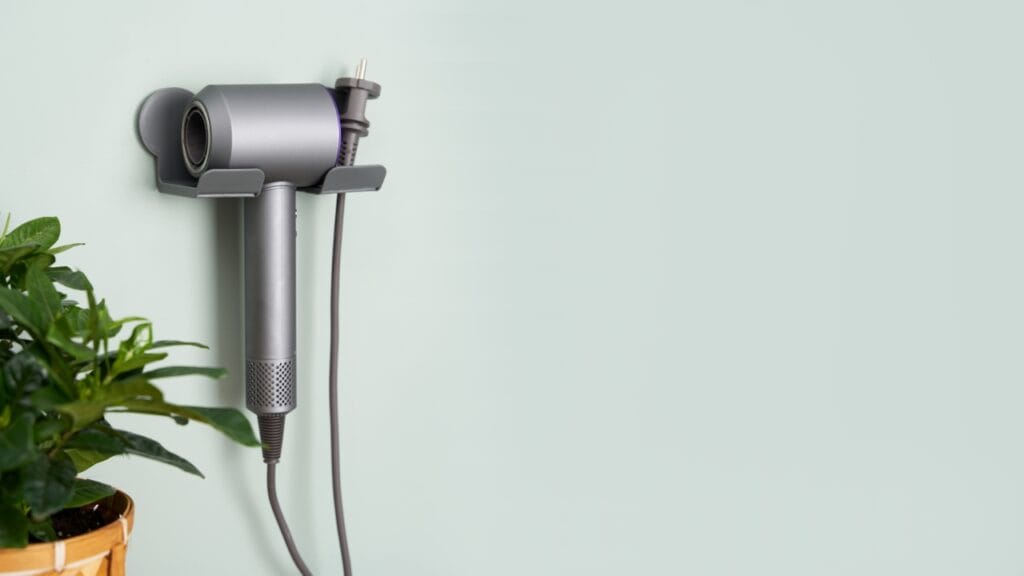 Cum funcționează uscătoarele de păr cu senzori de temperatură Tehnologia de uscare inteligentă ajustează automat căldura pentru o experiență sigură și eficientă.