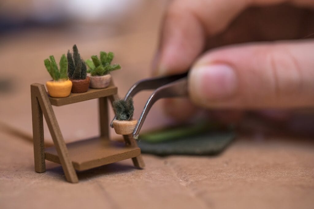 Cum creezi accesorii unice pentru căsuța de păpuși cu DIY Accesorii DIY căsuță de păpuși, plante miniaturale, idei de personalizare pentru copii