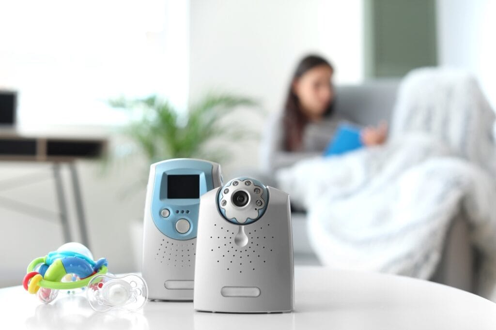 Interfon digital modern: siguranță și intimitate pentru familia ta interfon digital pentru bebeluși pe masă, cu cameră video, monitorizare sigură și conexiune criptată pentru intimitate totală