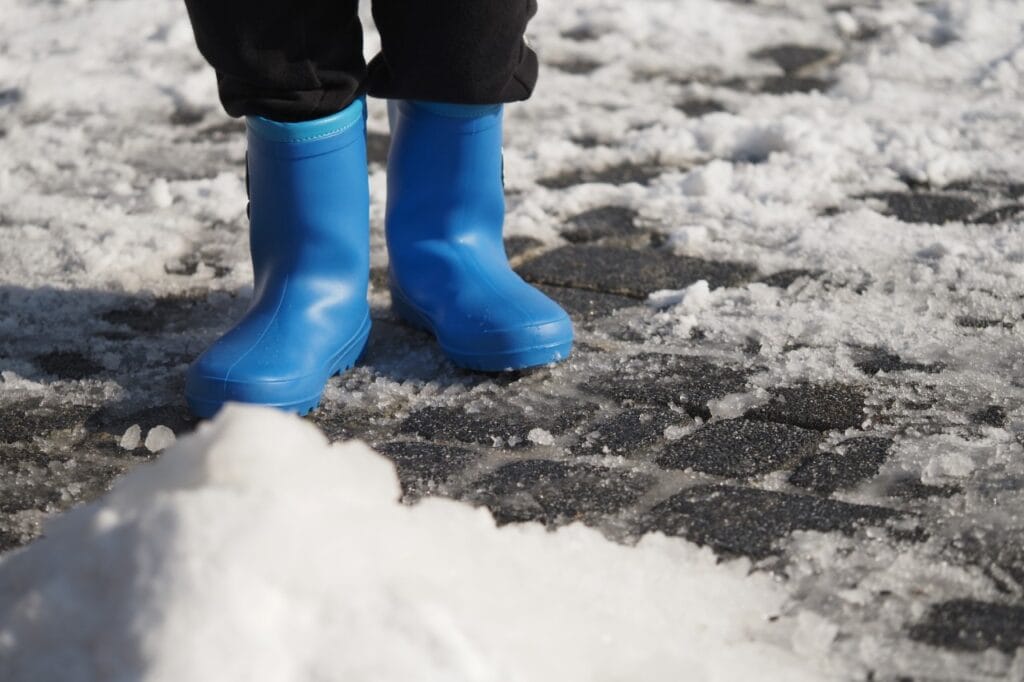 cizme de ploaie pentru copii pe gheață și zăpadă, avantajele și limitele utilizării