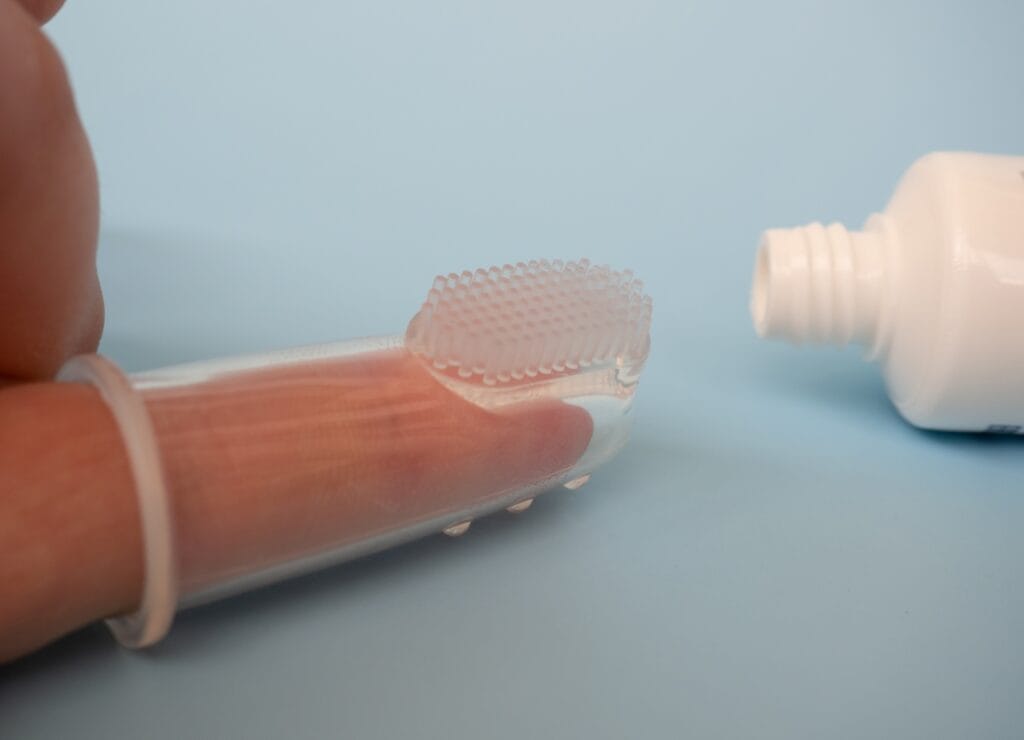 periuță silicon deget masaj gingival bebeluși alternativă naturală calmare gingii