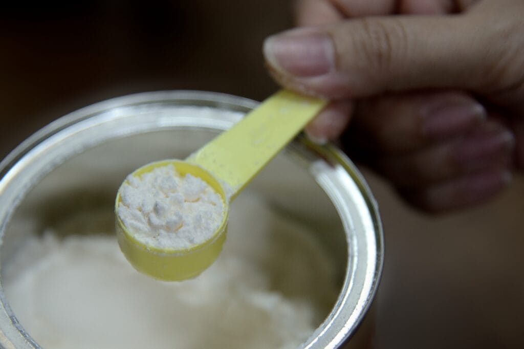 curățare espressor lapte praf, igienizare dozator lapte praf, măsurare formula bebeluși