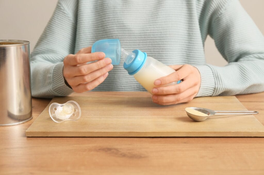 Cum pregătești laptele praf fără lactoză în mod corect instrucțiuni preparare lapte praf fără lactoză biberon sterilizat, dozare precisă, recomandări părinți