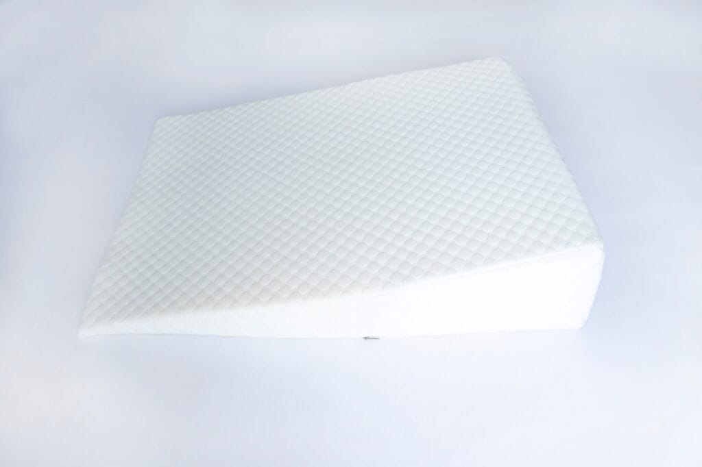 pernă cu plan înclinat pentru bebeluși, momentul potrivit pentru înlocuire și semne de uzură