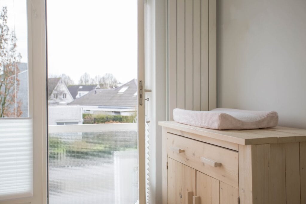 saltea înfășat copil, suprafață stabilă, siguranță la schimbarea scutecelor, poziționare corectă pentru nou-născuți și bebeluși