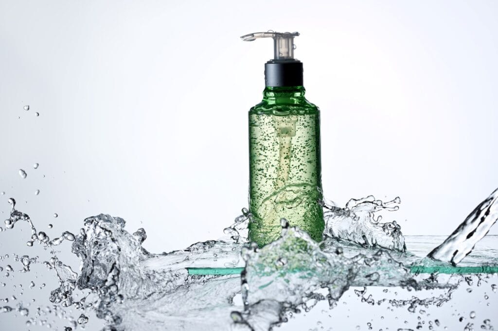 gel de curățare cu textură fresh, ideal pentru curățarea eficientă a tenului gras sau mixt