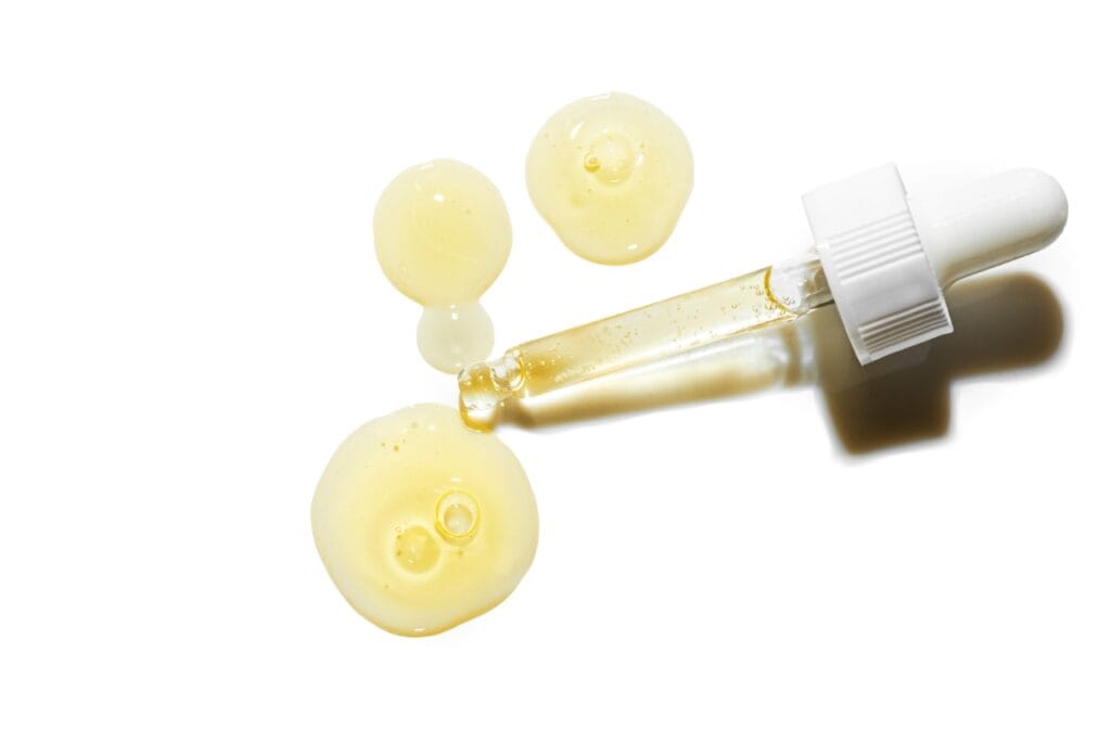 Pipetă cu ser galben de niacinamide, potrivit pentru utilizare pe termen lung fără efecte adverse