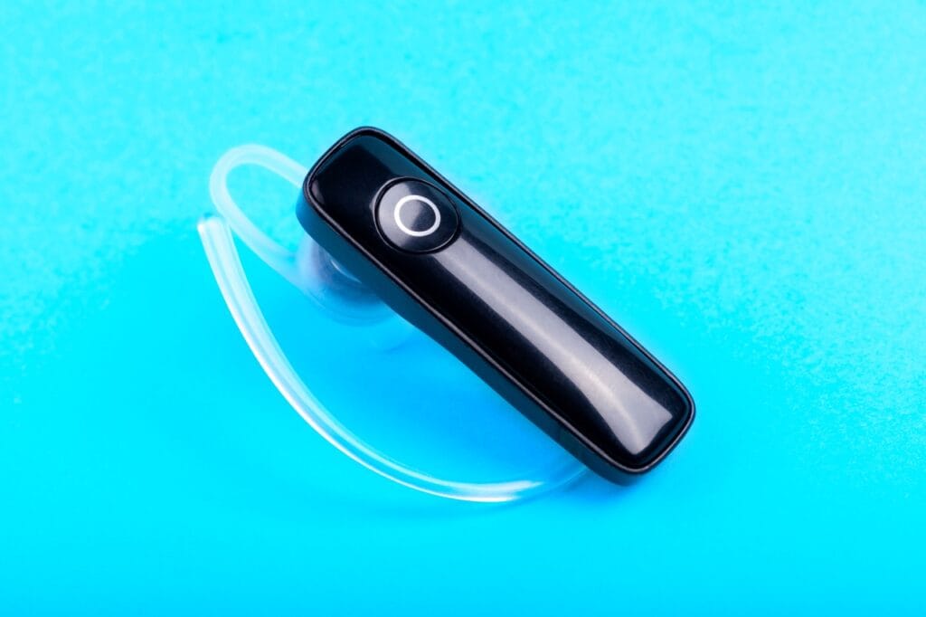 Butonul mute și controalele tactile la căștile bluetooth: detalii mici, impact mare imagine cască bluetooth ergonomică cu funcții tactile, ideală pentru apeluri handsfree în trafic