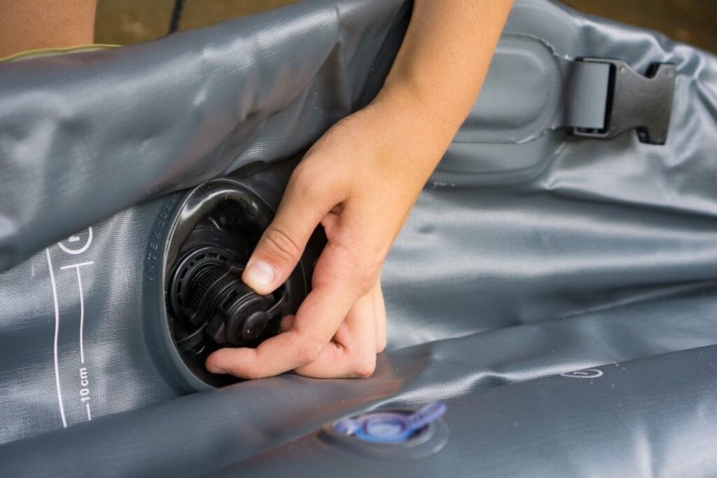 sistem valvă pentru umflare caiac gonflabil